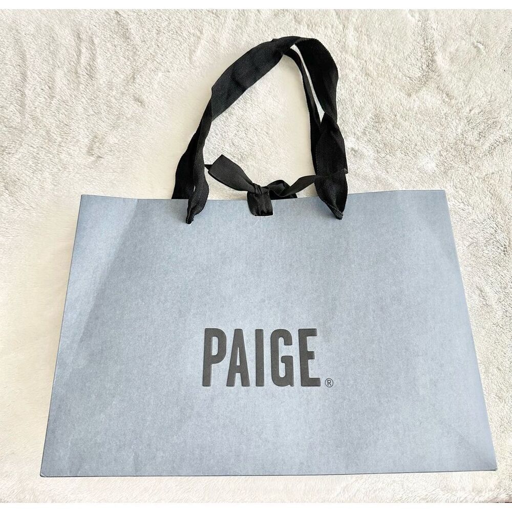 Paige small gift bag with ribbon close